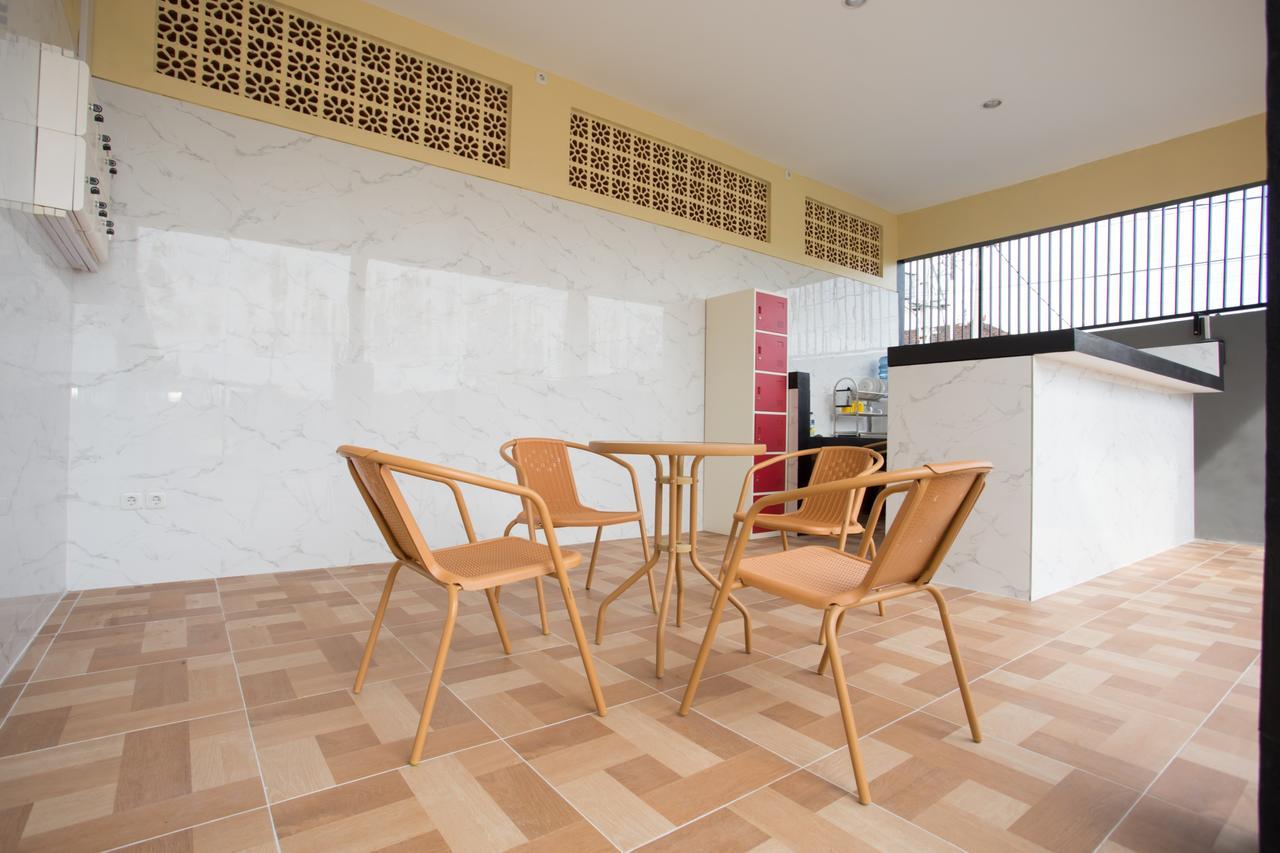 V Canggu Dormitory Екстериор снимка