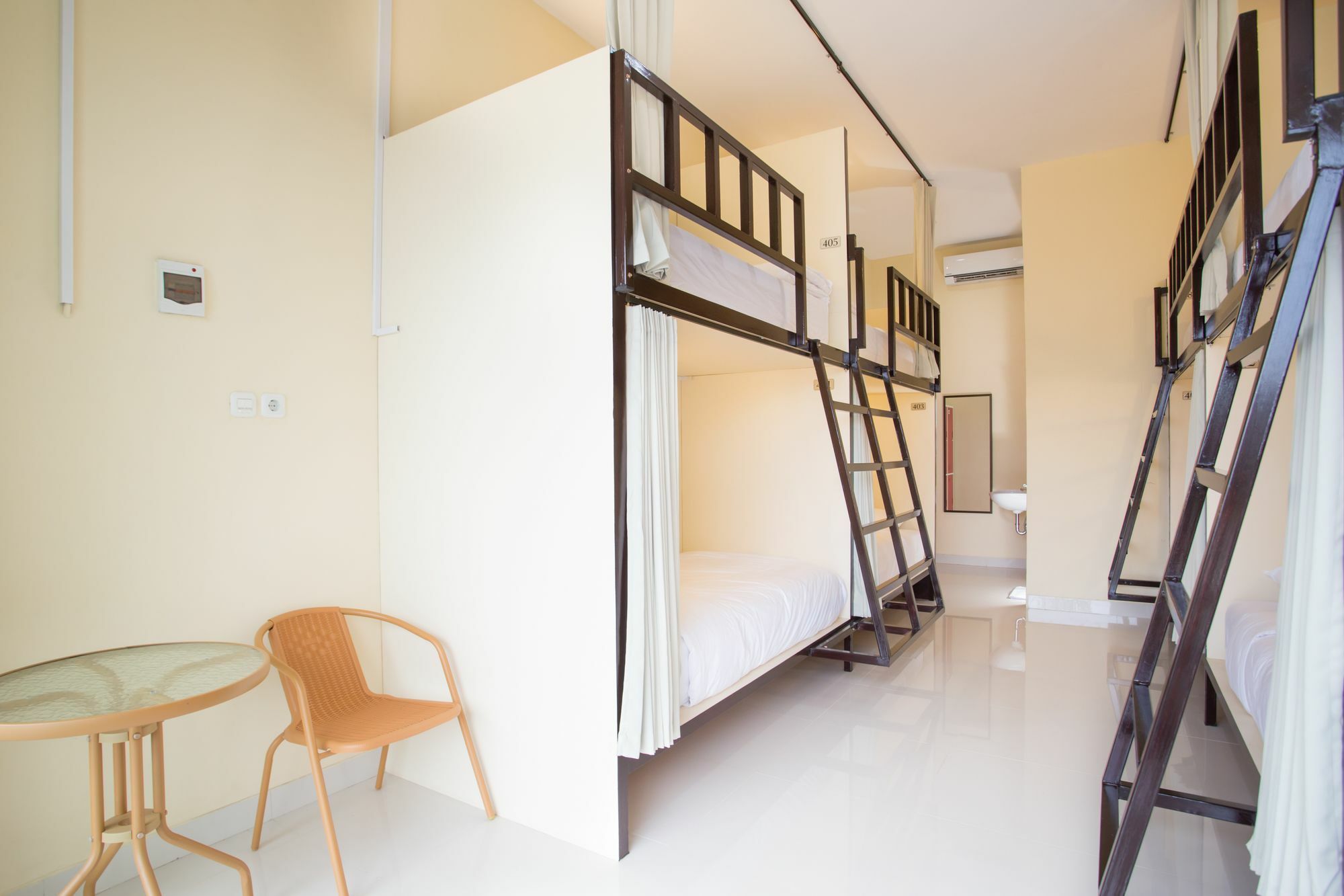 V Canggu Dormitory Екстериор снимка