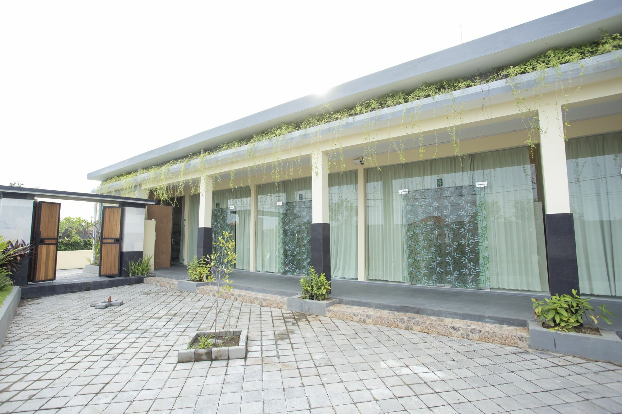 V Canggu Dormitory Екстериор снимка